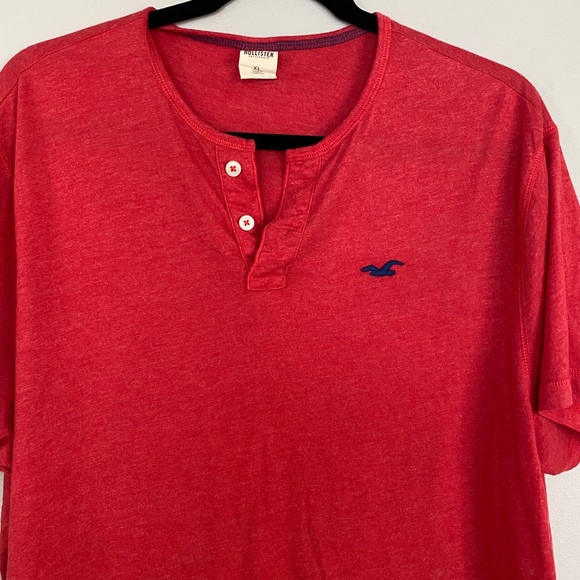 Hollister T-shirt - Picture 2 of 4